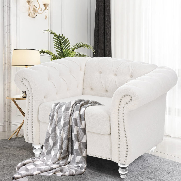 Uyen 39 Wide Tufted Armchair